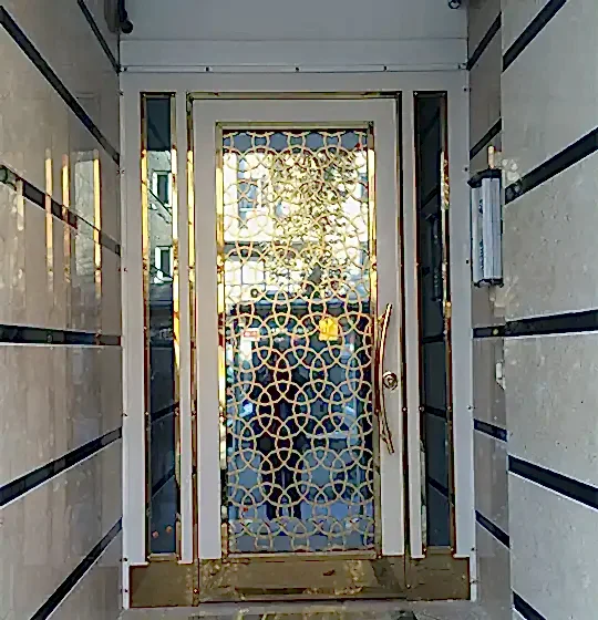 Apartman Giriş Kapısı