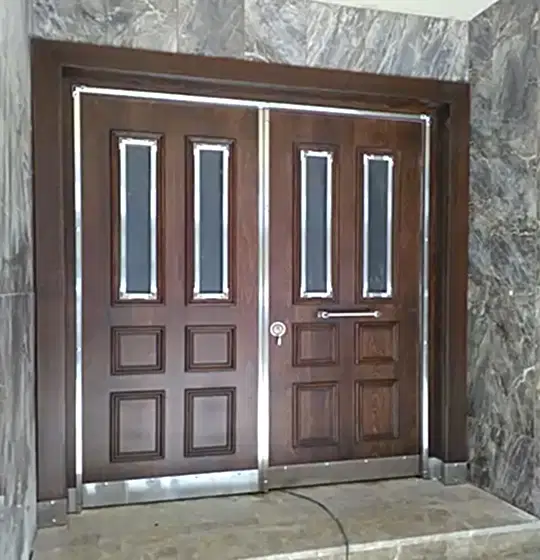 Apartman Giriş Kapısı