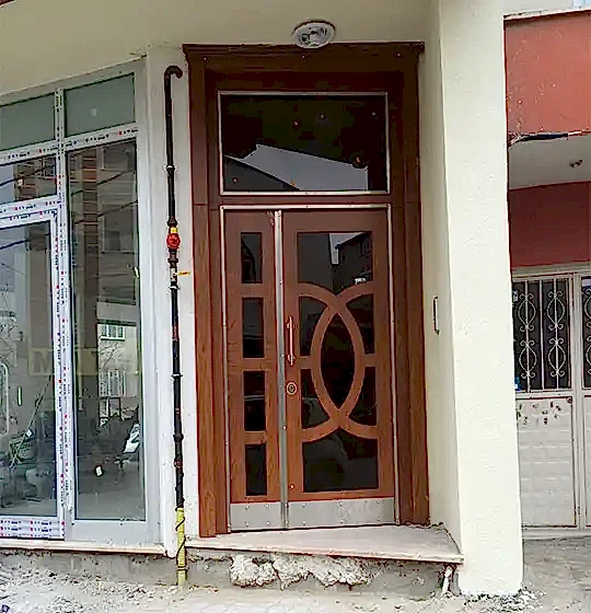 Bina Giriş Kapısı